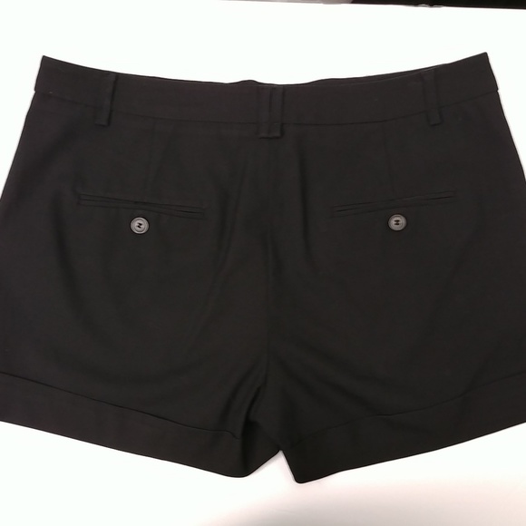 Zara Basic Cuffed Shorts - Picture 2 of 6